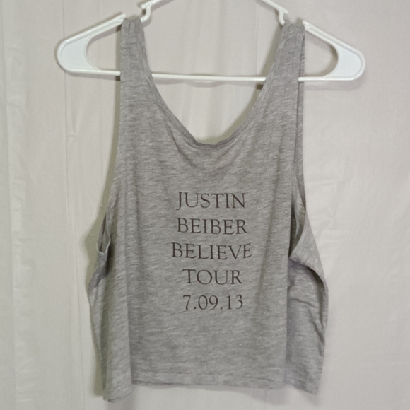 Justin Bieber Believe Tour Crop Tank Top Gray Beauty and a Beat Graphic Print - Picture 3 of 4